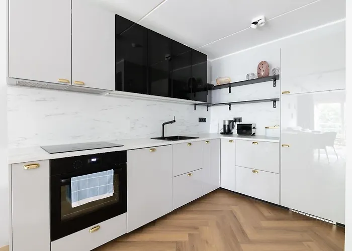 Rosi Art Deco With Parking شقة *